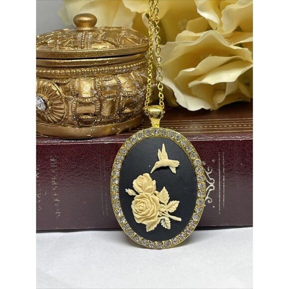 Anniversary Christmas Gift Black Cream Wedding Xmas Cameo Hummingbird Gold Mom - Picture 5 of 9